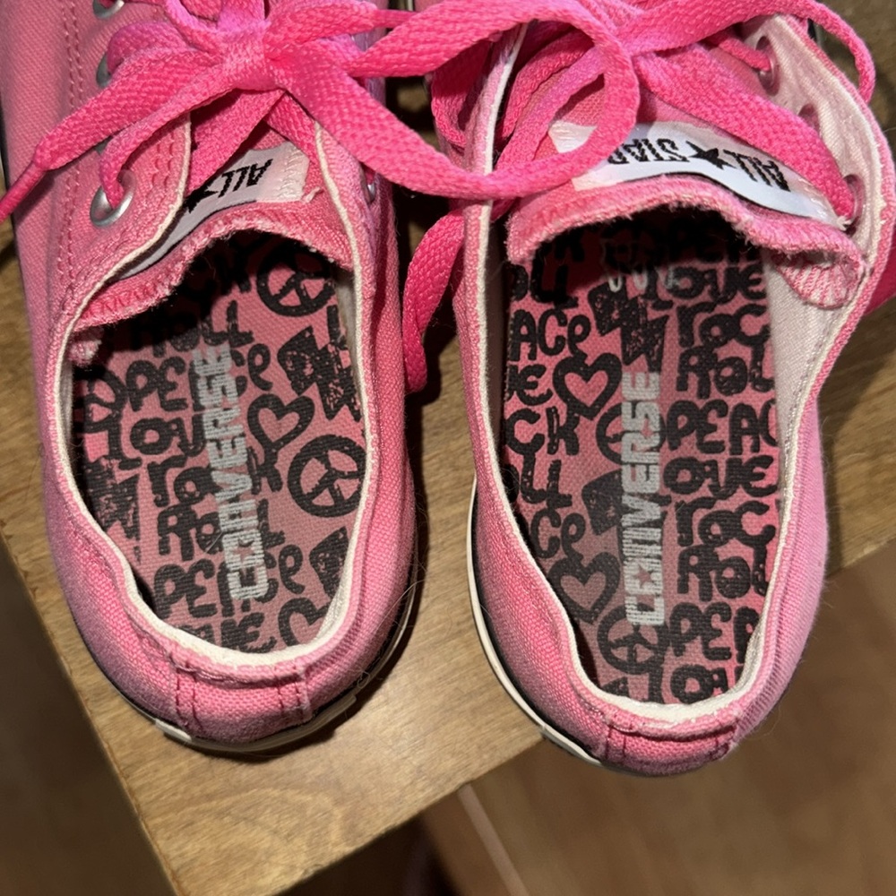 Pink Converse - Picture 3 of 5